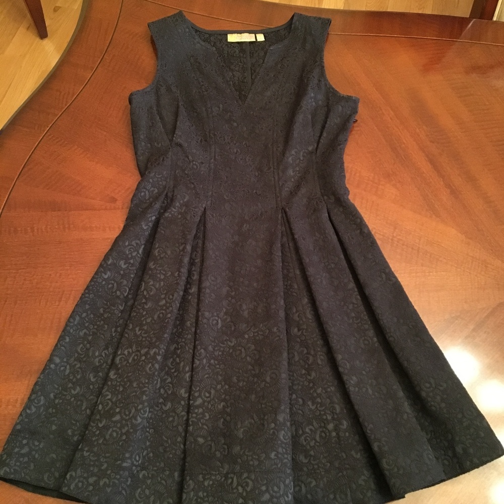 Princess Vera Wang black party dress